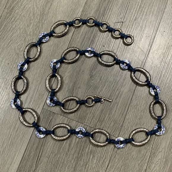 Coldwater Creek Accessories - Coldwater Creek Silver with White & Blue Floral Accents Chain Belt size 1X/2x